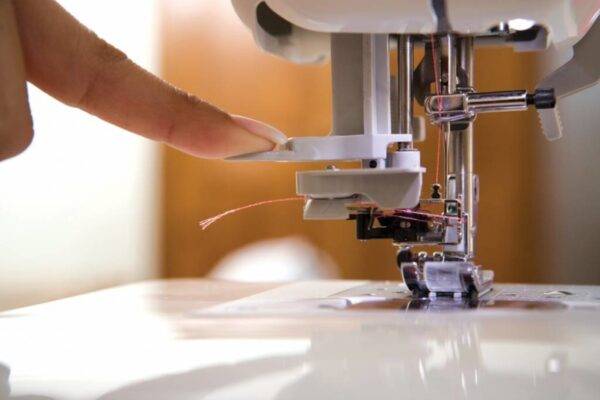 Maquina de coser BROTHER INNOVIS 1100 GRUPO FB 4 - Grupo FB